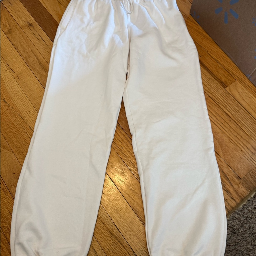 Victoria's Secret NWT Jogger Sweatpants NWT - Picture 2 of 4